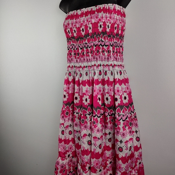 Dresses & Skirts - Strapless Pink & White Stretchy Dress/Skirt